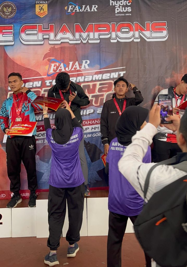 Andi Fajrul Pratama, Mahasiswa FKM Unhas, Raih Juara 1 Karate di Kejurnas Piala Menhan RI 2025